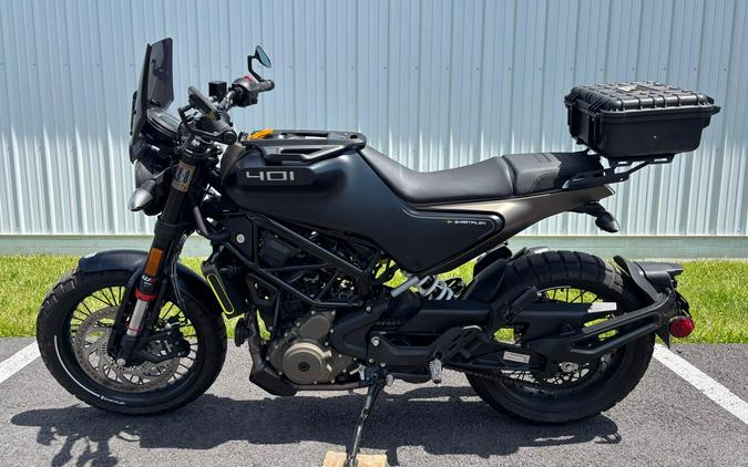 2023 HUSQVARNA Svartpilen 401