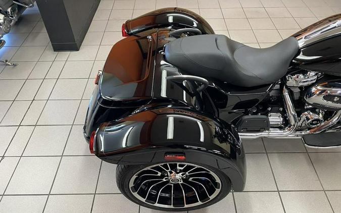 2023 Harley-Davidson® FLTRT - Road Glide® 3