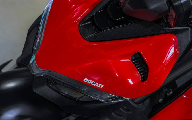 2022 Ducati Streetfighter V4 Ducati Red