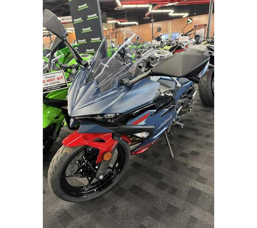 2026 Kawasaki Ninja® 500 ABS Metallic Matte Twilight Blue