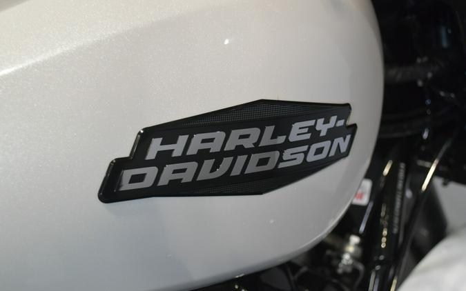 2024 Harley-Davidson Street Glide White Onyx Pearl