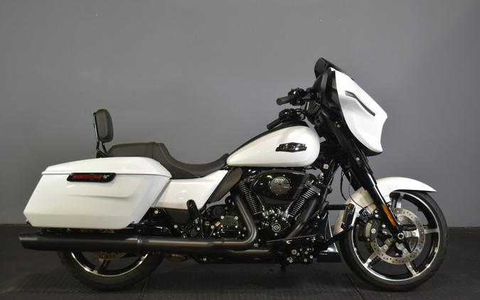 2024 Harley-Davidson Street Glide White Onyx Pearl