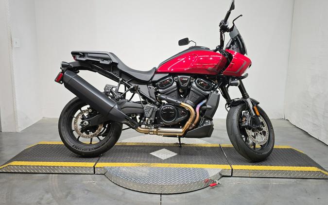 RA1250ST 2025 Pan America® 1250 ST