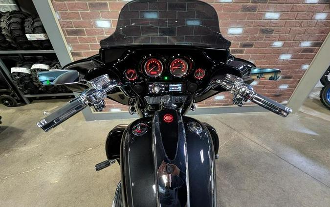 2012 Harley-Davidson® FLHXSE3 - CVO™ Street Glide®