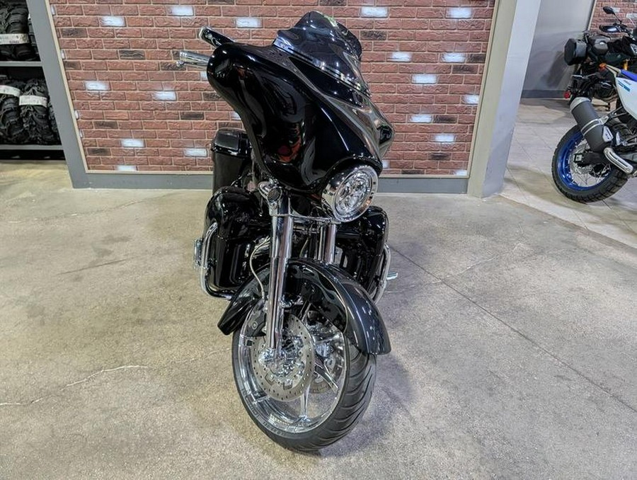 2012 Harley-Davidson® FLHXSE3 - CVO™ Street Glide®