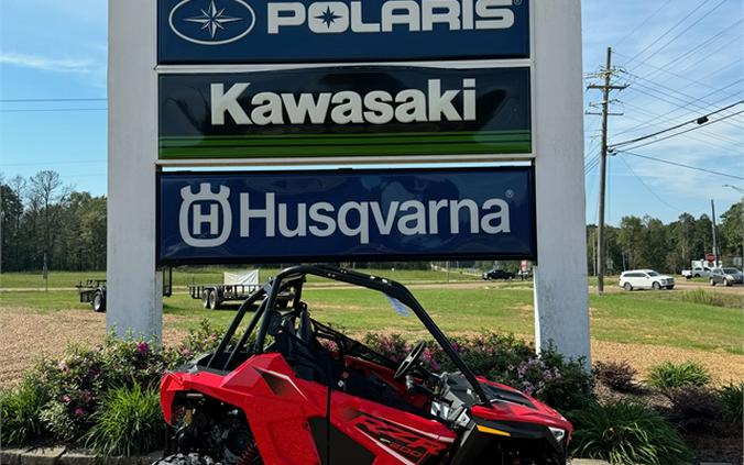 2025 Polaris RZR 200 EFI