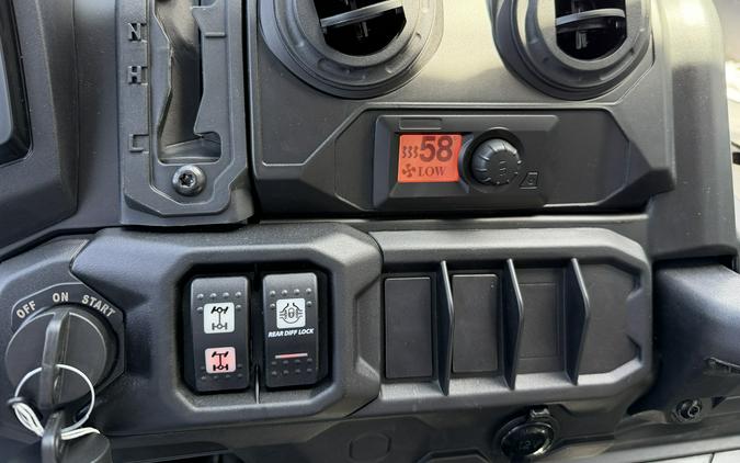 2026 Can-Am Defender MAX DPS CAB HD10