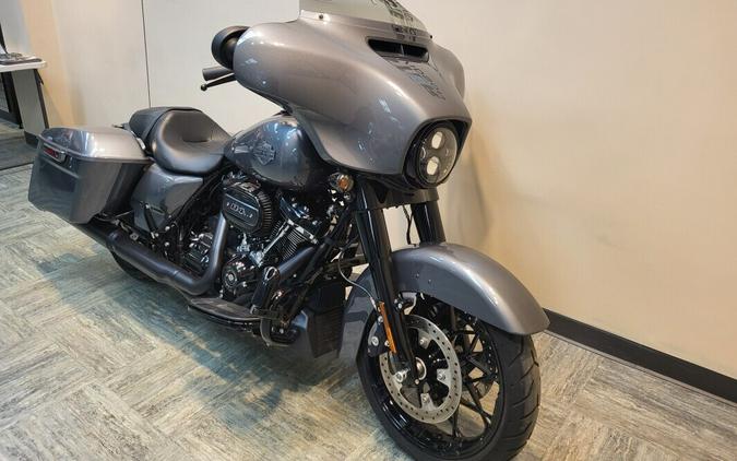 2021 Harley-Davidson® Street Glide® Special Gauntlet Gray Metallic - Black Finish FLHXS