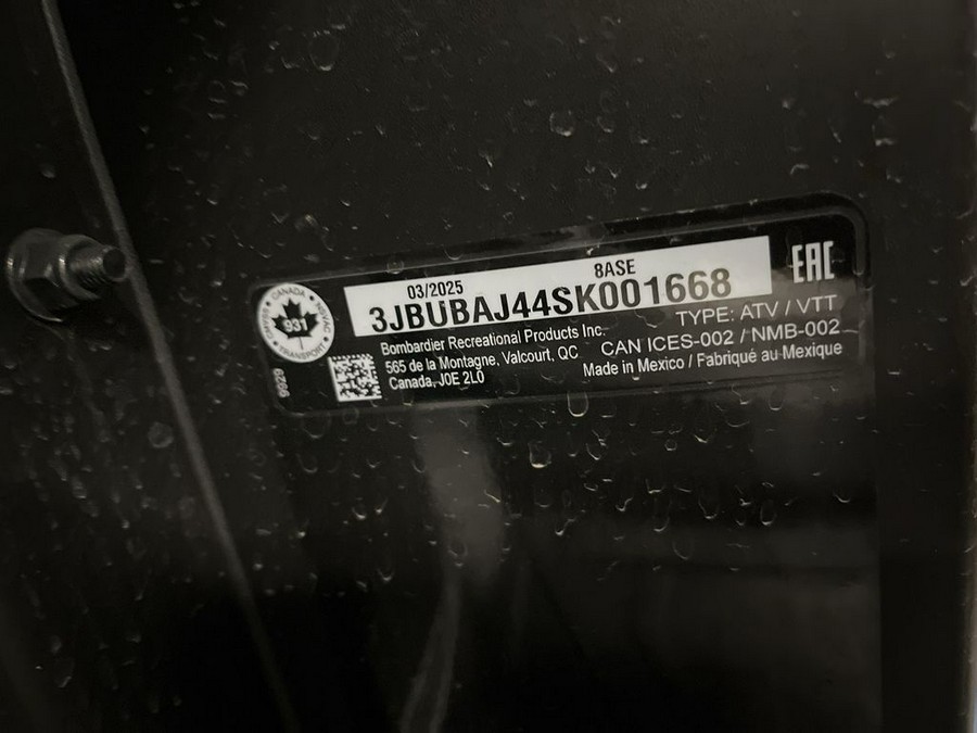 2025 Can-Am DEFENDER MAX DPS 62 HD7 - COMPASS GREEN