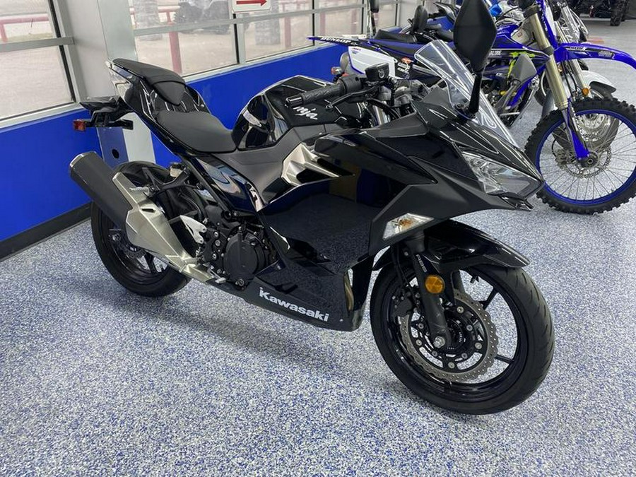 2019 Kawasaki Ninja® 400 ABS Metallic Spark Black