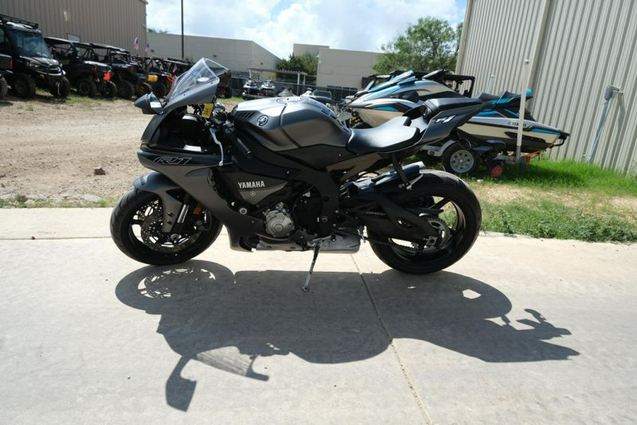 Used 2016 YAMAHA YZFR1S BLACK