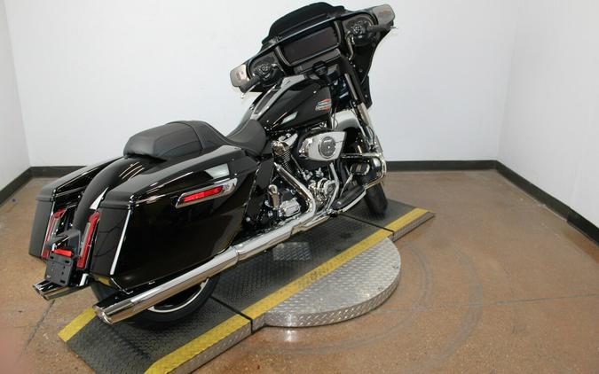 Harley-Davidson® Street Glide® 2026 FLHX 84671949 VIVID BLACK