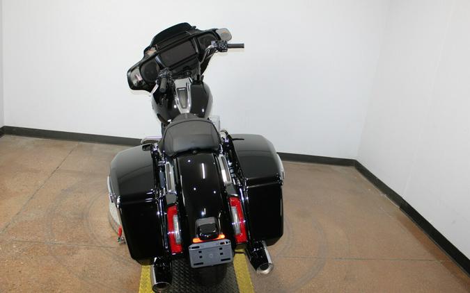 Harley-Davidson® Street Glide® 2026 FLHX 84671949 VIVID BLACK