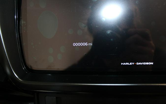 Harley-Davidson® Street Glide® 2026 FLHX 84671949 VIVID BLACK