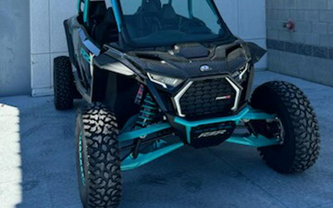 2025 Polaris Industries RZR PRO R 4 ULTIMATE BLACK CRYSTAL / RADIANT GREEN