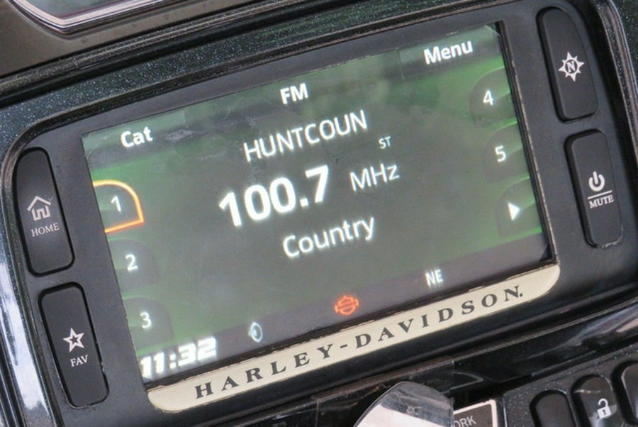 2017 Harley-Davidson FLHXSE - CVO Street Glide