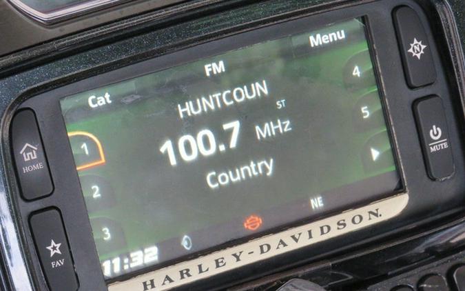 2017 Harley-Davidson FLHXSE - CVO Street Glide