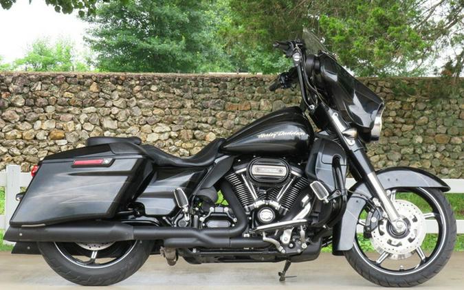 2017 Harley-Davidson FLHXSE - CVO Street Glide