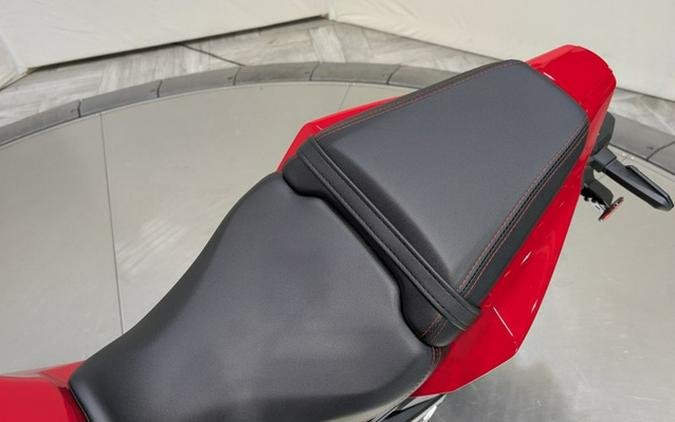 2025 Honda CBR650R E-Clutch