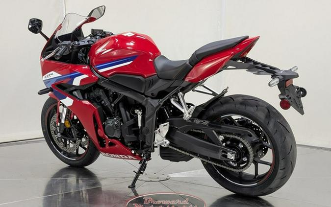 2025 Honda CBR650R E-Clutch