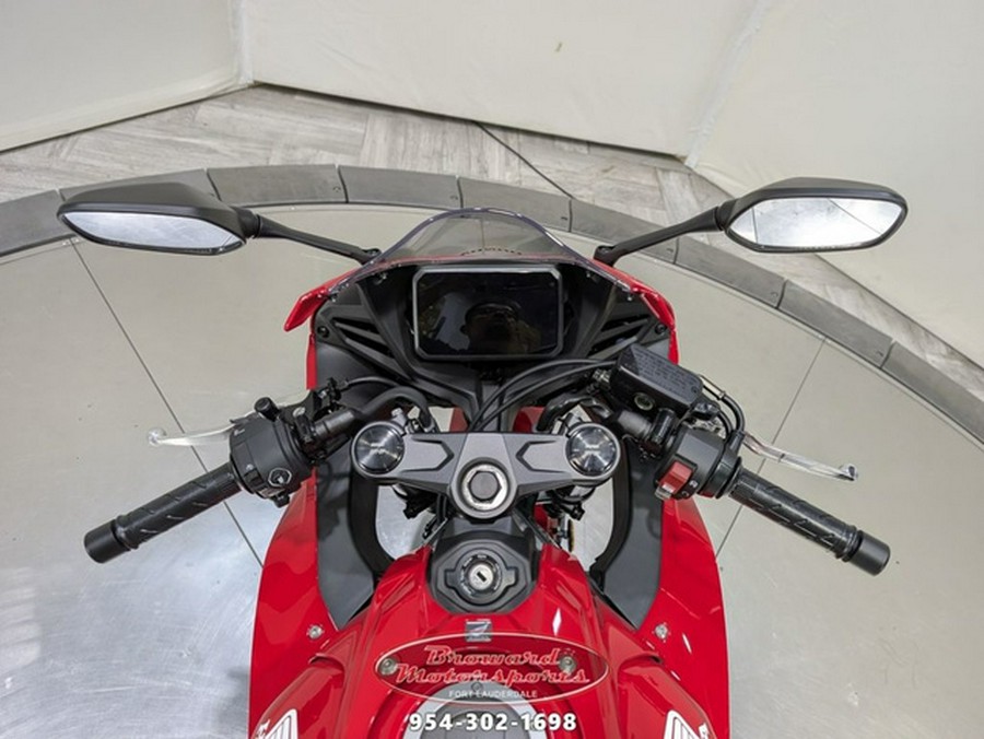 2025 Honda CBR650R E-Clutch