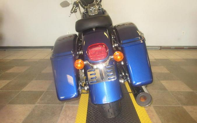 2015 Harley-Davidson® FLD - Dyna® Switchback™