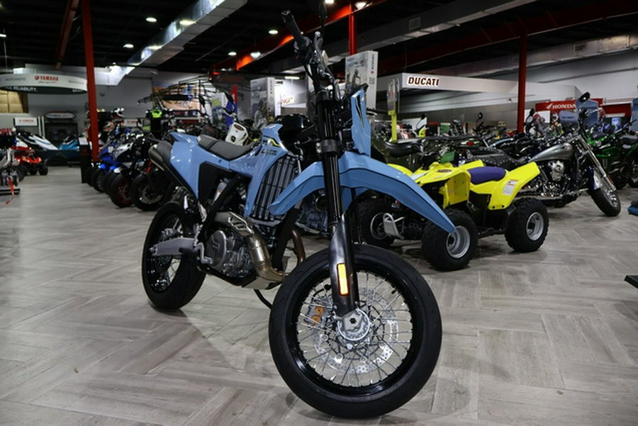 2025 Suzuki DR-Z4SM