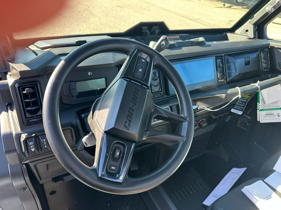 2026 Can-Am Defender XT CAB HD11