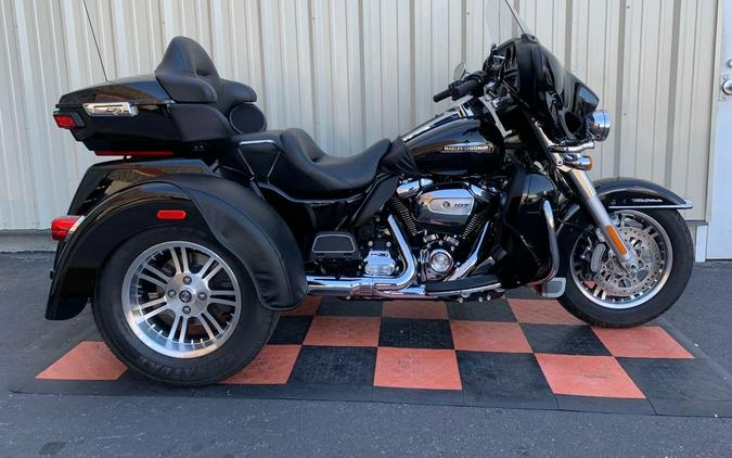 Tri Glide® Ultra  Iron Steed Harley-Davidson