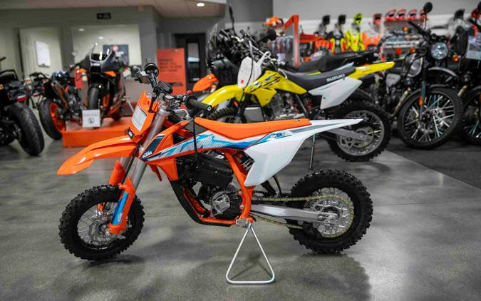 2024 KTM SX-E 3