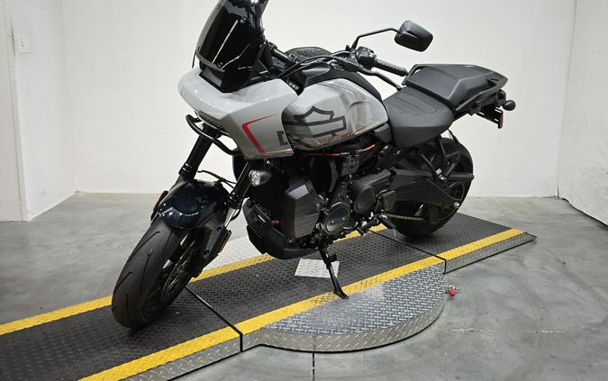 RA1250ST 2025 Pan America® 1250 ST