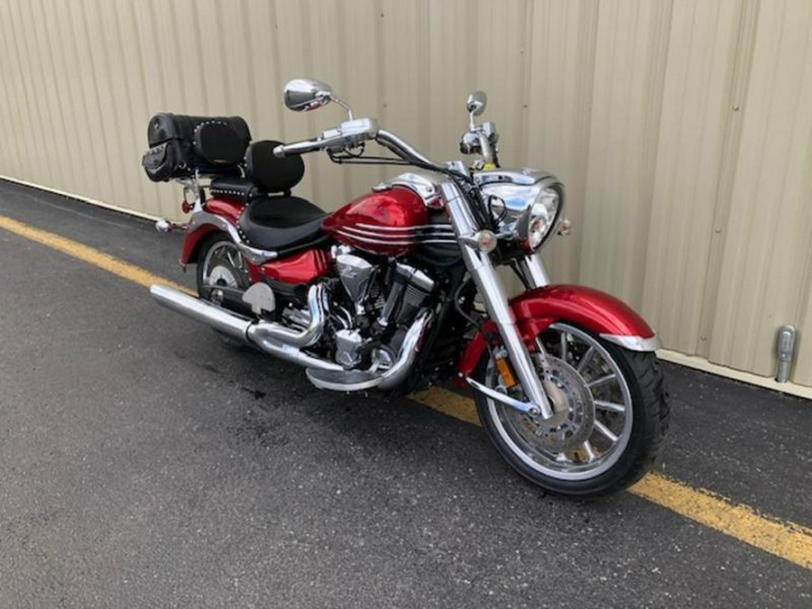 2009 Yamaha Roadliner® S Candy Red w/Flames