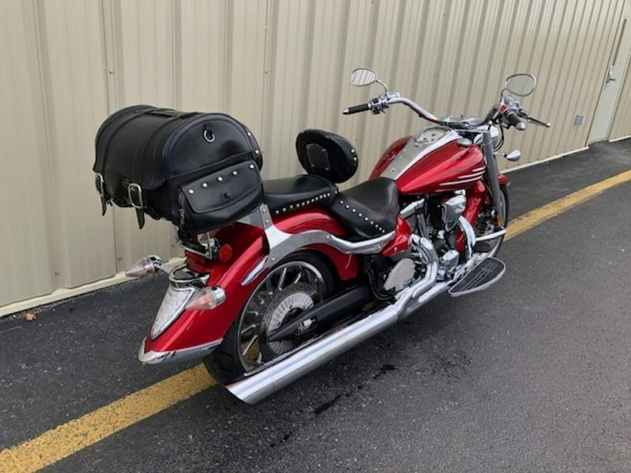 2009 Yamaha Roadliner® S Candy Red w/Flames