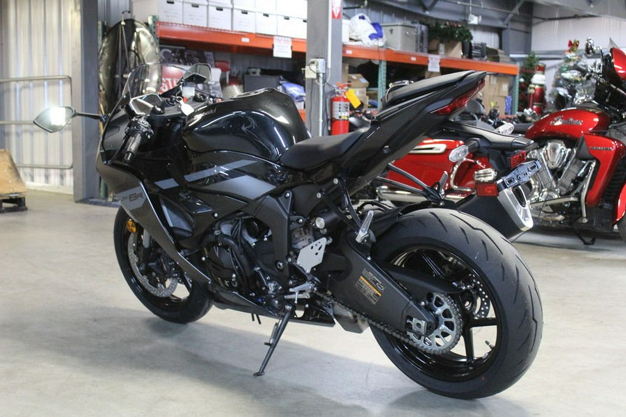 2026 Kawasaki Ninja® ZX™-6R Base
