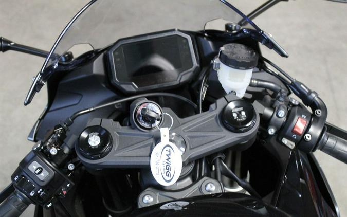 2026 Kawasaki Ninja® ZX™-6R Base