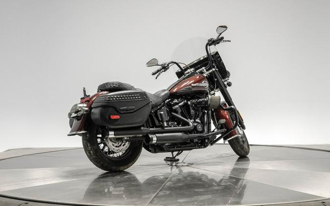 2018 HARLEY-DAVIDSON FLHC HERITAGE CLASSIC in Twisted Cherry