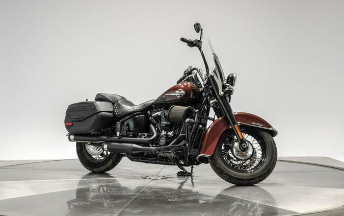 2018 HARLEY-DAVIDSON FLHC HERITAGE CLASSIC in Twisted Cherry