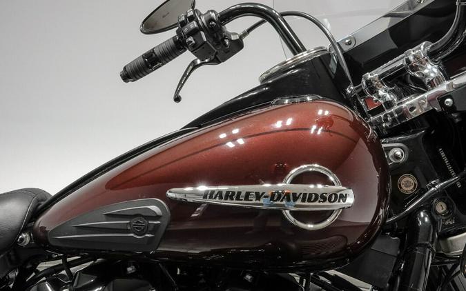 2018 HARLEY-DAVIDSON FLHC HERITAGE CLASSIC in Twisted Cherry