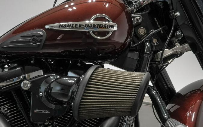 2018 HARLEY-DAVIDSON FLHC HERITAGE CLASSIC in Twisted Cherry