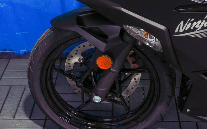 2026 Kawasaki Ninja 500 Metallic Flat Spark Black