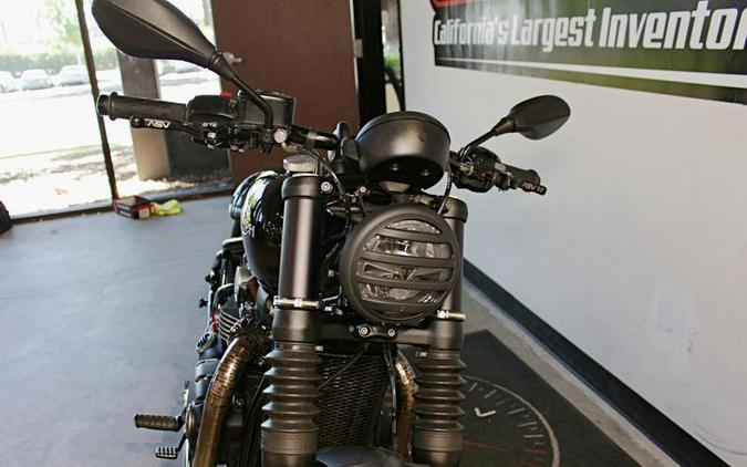 2018 Triumph Bonneville Bobber Jet Black