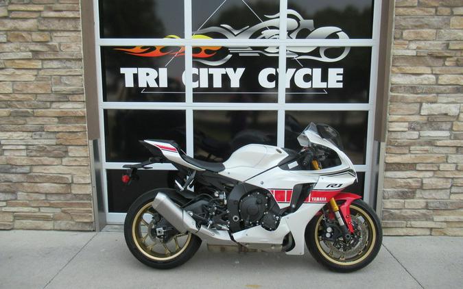 2022 Yamaha YZF-R1