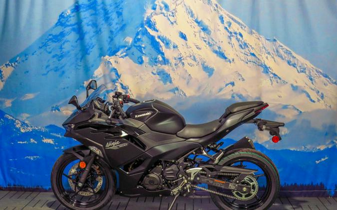 2026 Kawasaki Ninja 500 Metallic Flat Spark Black
