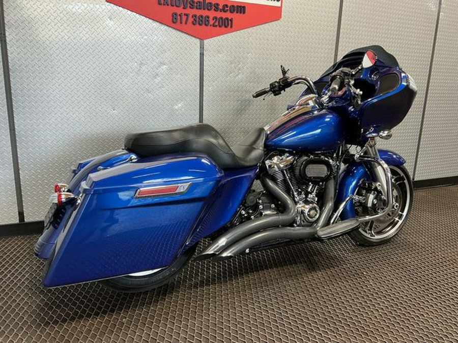 2017 Harley-Davidson Road Glide Base