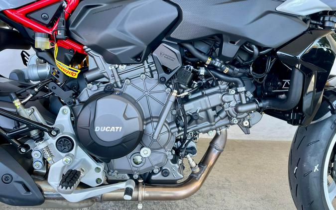 2026 Ducati HYPERMOTARD V2 SP