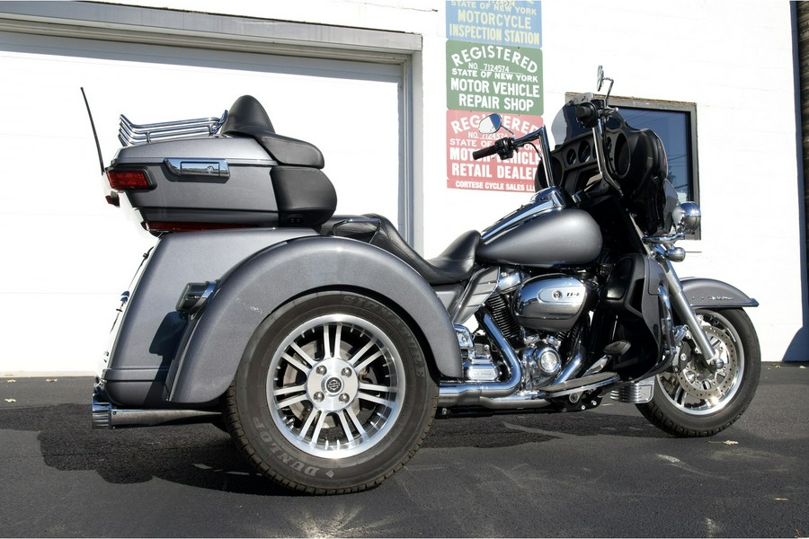 2022 Harley-Davidson® FLHTCUTG Tri Glide Ultra