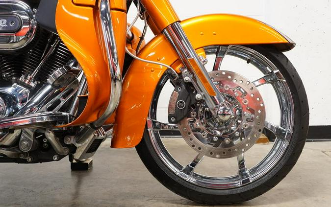 2011 Harley-Davidson® FLHXSE2 - CVO™ Street Glide®