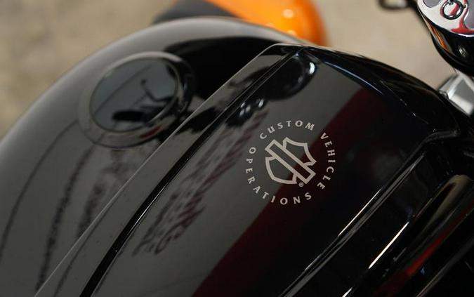 2011 Harley-Davidson® FLHXSE2 - CVO™ Street Glide®