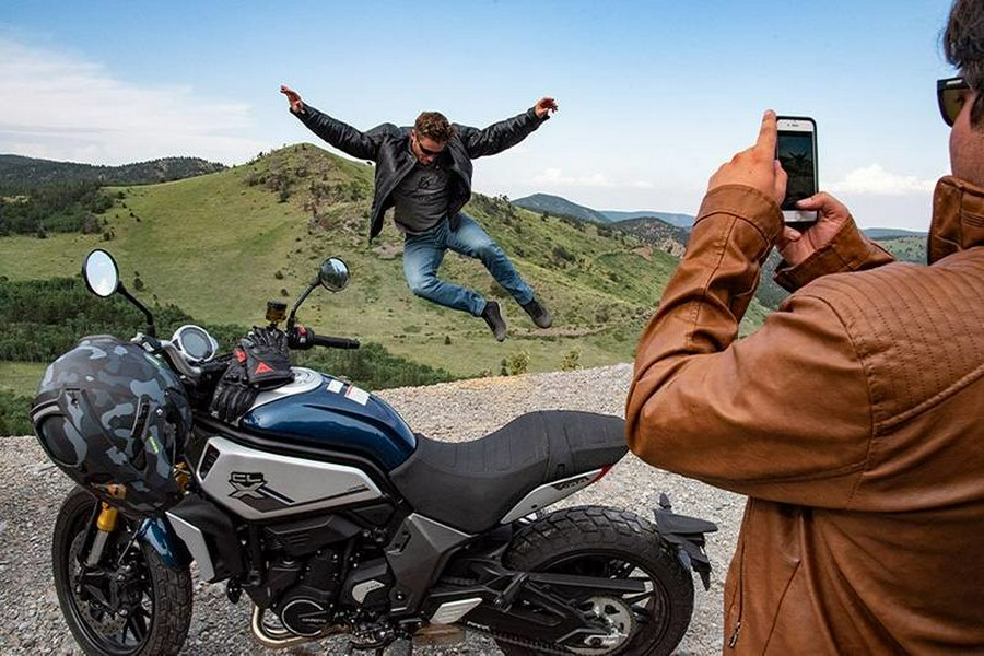 2023 CFMOTO 700CL-X SPORT