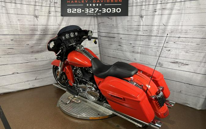 2017 Harley-Davidson Street Glide® Special Custom Colour Laguna Orange